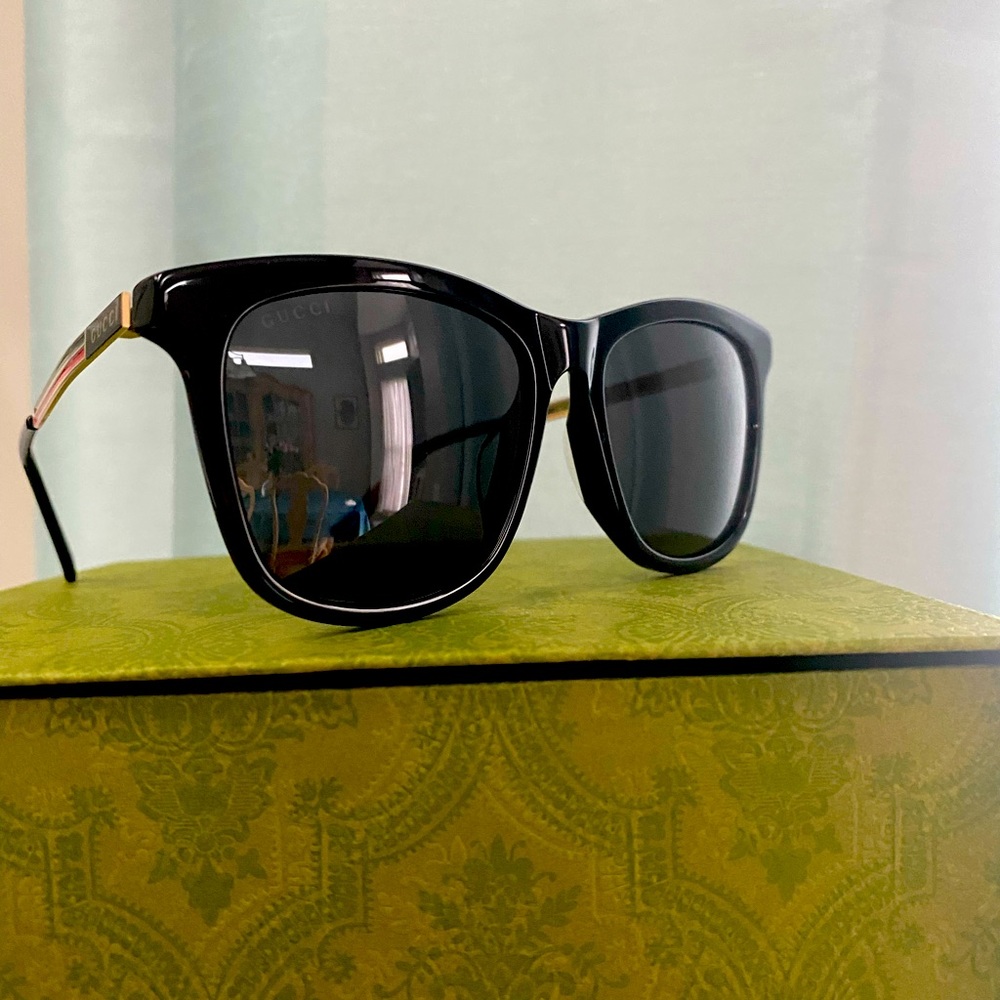 Authentic GUCCI square sunglasses